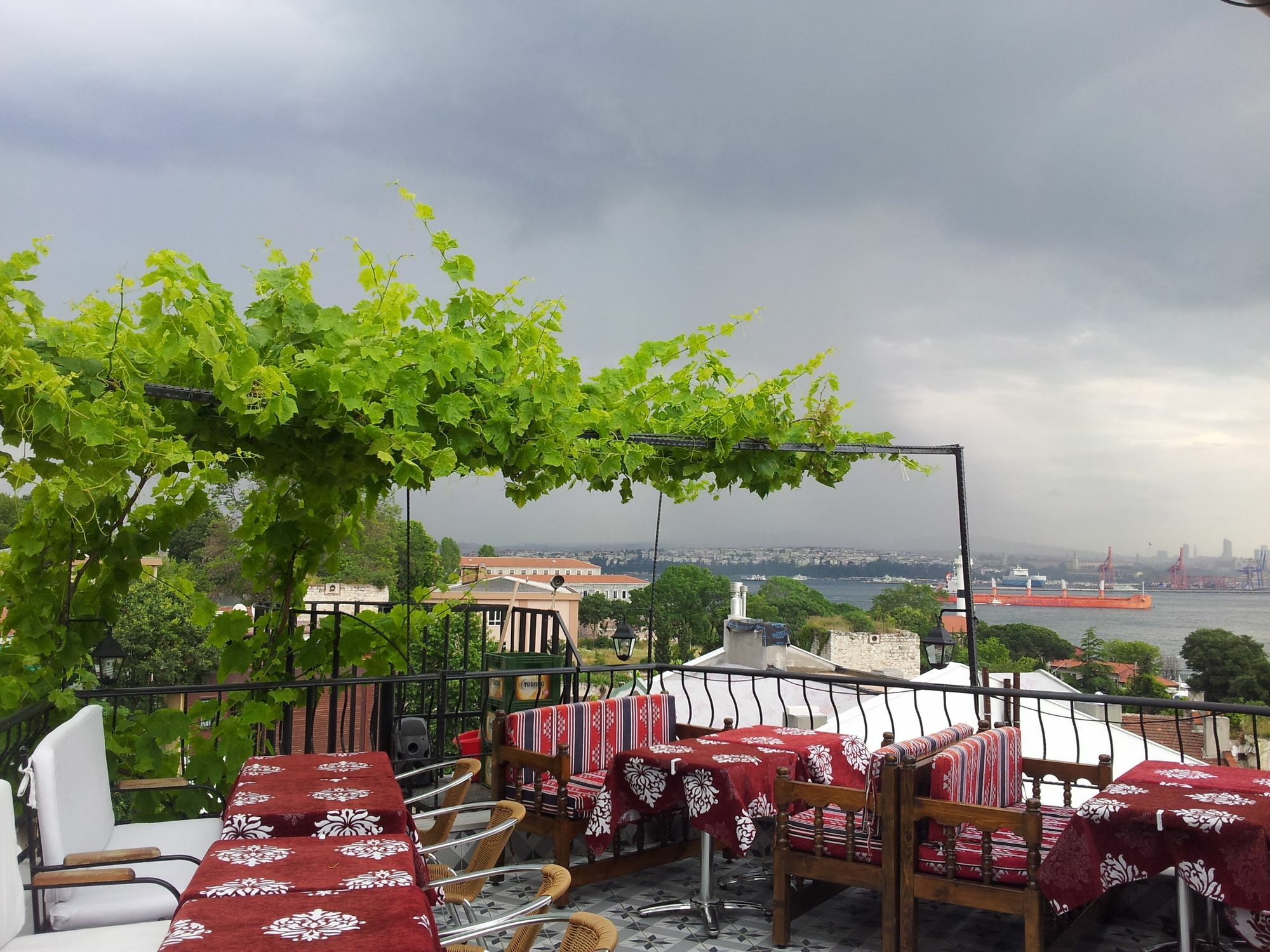 Metropolis Hostel & Guest House Istanbul Exteriör bild